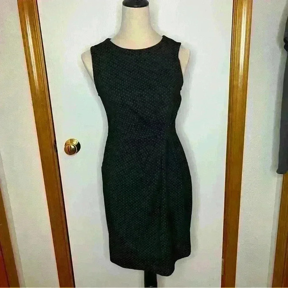 Banana Republic Dresses & Skirts - Banana Republic Sleeveless Dress Women 4P Black White Dots Knee Length Puckered